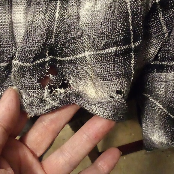 NWT - Forever 21 Long plaid button up top with side slits - size Large - Picture 6 of 6